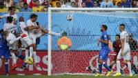 La codarda e vergognosa tattica di Prandelli ci porta fuori dal Mondiale. Che dia subito le  dimissioni.
